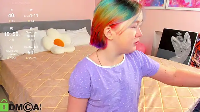 Sara Robinson online show from 12-18-25, 02:39