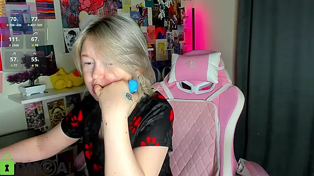 Sara Robinson online show from 04-27-26, 02:53