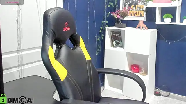 Sara Robinson online show from 07-27-26, 03:02
