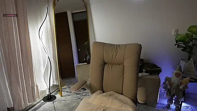 yourlilo24 online show from 11-28-25, 04:26