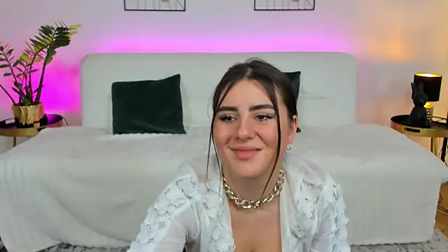 Snapshot of Evelyn___Sweet chatting on 02-26-25, 06:32 Evelyn   Sweet online show from 02-26-25, 06:32