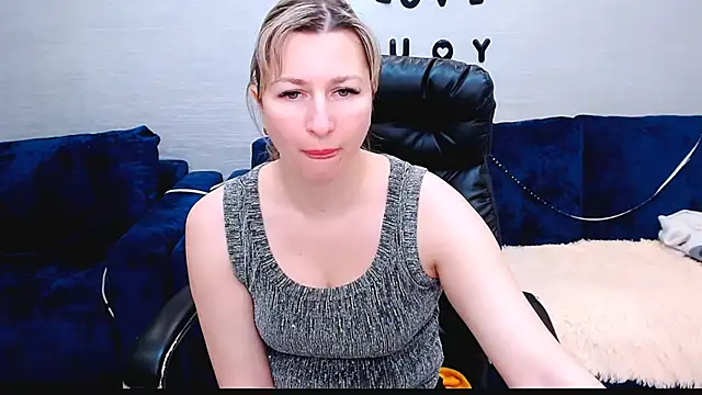 Incredible Ariela online show from 12-15-25, 09:57