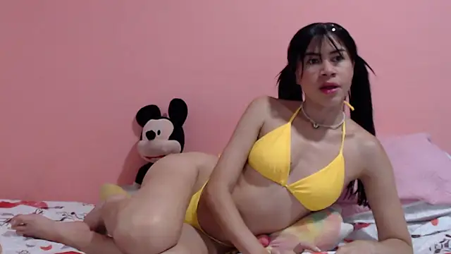 Snapshot of Vicky_Love_ chatting on 11-08-25, 01:44 Vicky Love online show from 11-08-25, 01:44