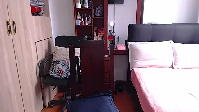 Snapshot of miia-big1boobs_ chatting on 03-19-25, 05:06 miia-big1boobs online show from 03-19-25, 05:06