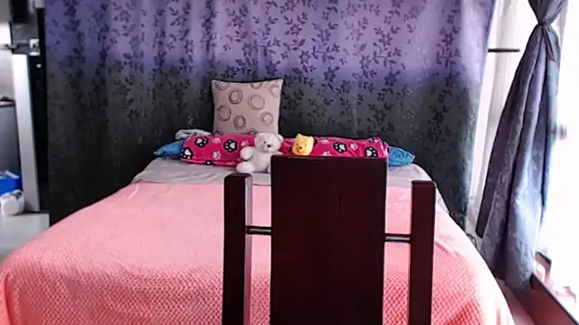 Snapshot of miia-big1boobs_ chatting on 11-25-25, 07:36 miia-big1boobs online show from 11-25-25, 07:36