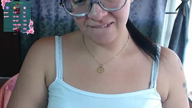 Snapshot of miia-big1boobs_ chatting on 12-16-25, 05:18 miia-big1boobs online show from 12-16-25, 05:18