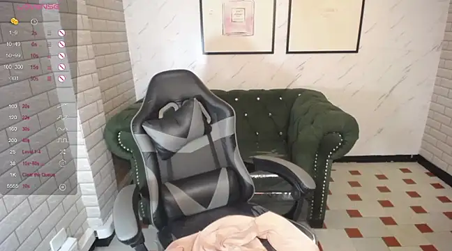 Snapshot of _Charlotte_v chatting on 02-28-25, 05:04 Charlotte v online show from 02-28-25, 05:04