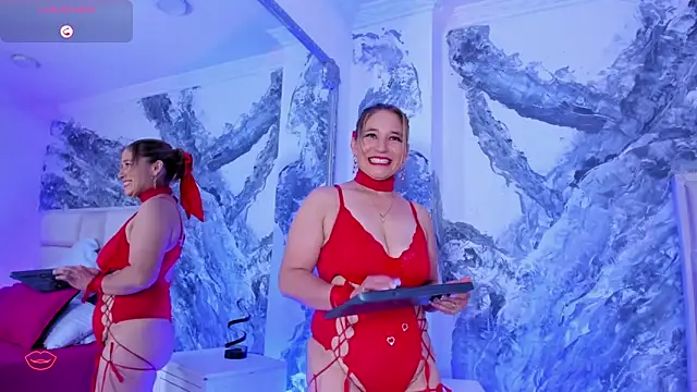 Snapshot of AuroraRojas chatting on 03-08-25, 02:30 AuroraRojas online show from 03-08-25, 02:30