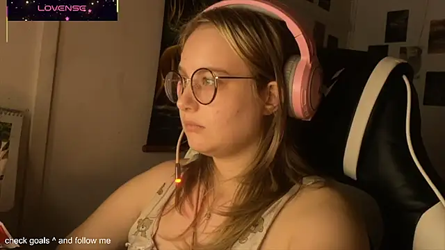 JacyWinslat online show from 10-16-25, 04:08