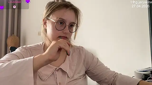 JacyWinslat online show from 04-27-26, 09:40