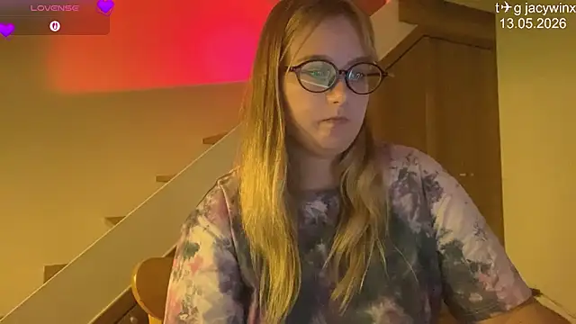 Snapshot of JacyWinslat chatting on 05-13-26, 10:56 JacyWinslat online show from 05-13-26, 10:56