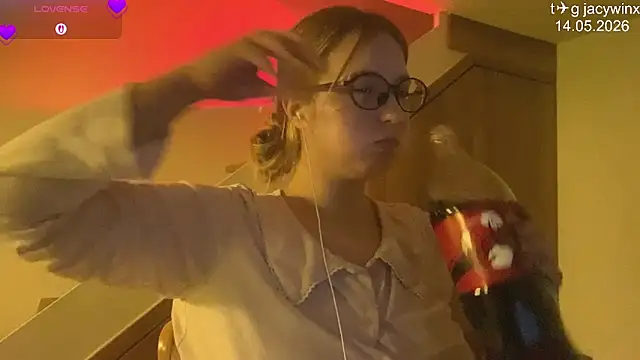 Snapshot of JacyWinslat chatting on 05-14-26, 01:40 JacyWinslat online show from 05-14-26, 01:40