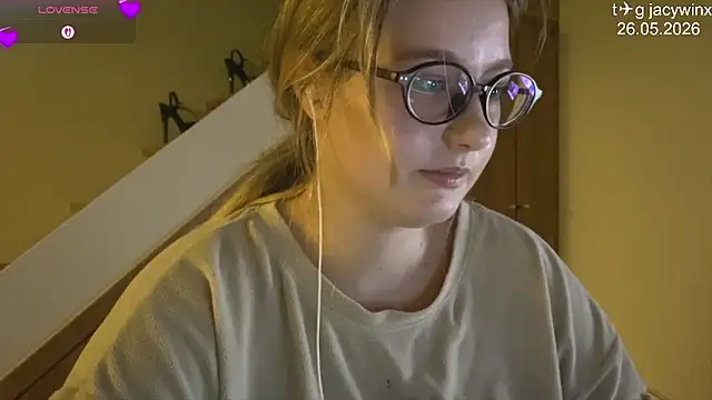 Snapshot of JacyWinslat chatting on 05-26-26, 04:47 JacyWinslat online show from 05-26-26, 04:47