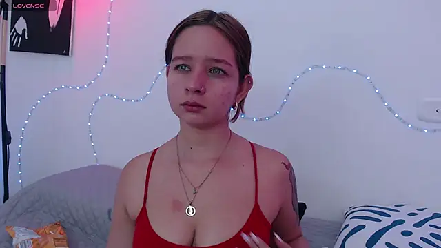 Snapshot of ssy_tgn chatting on 10-30-25, 12:17 ssy tgn online show from 10-30-25, 12:17