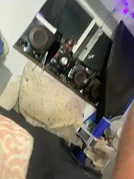 Cutebitchxh online show from 04-12-26, 05:23