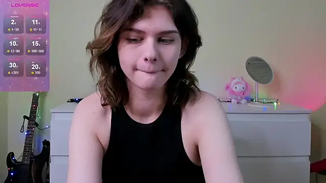 Snapshot of JulieTaylors chatting on 02-15-25, 07:28 JulieTaylors online show from 02-15-25, 07:28