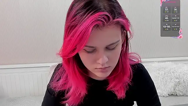 Snapshot of JulieTaylors chatting on 10-26-25, 10:04 JulieTaylors online show from 10-26-25, 10:04