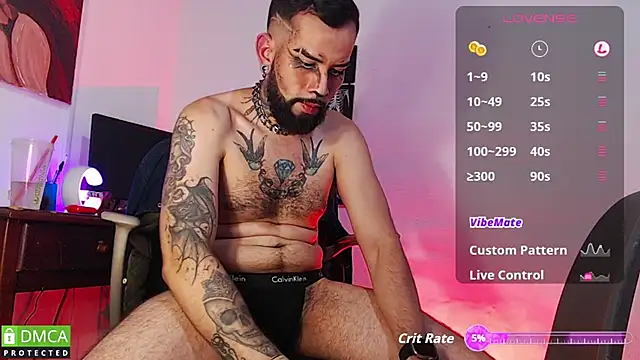 Snapshot of Diilanhott chatting on 10-31-25, 11:39 Diilanhott online show from 10-31-25, 11:39