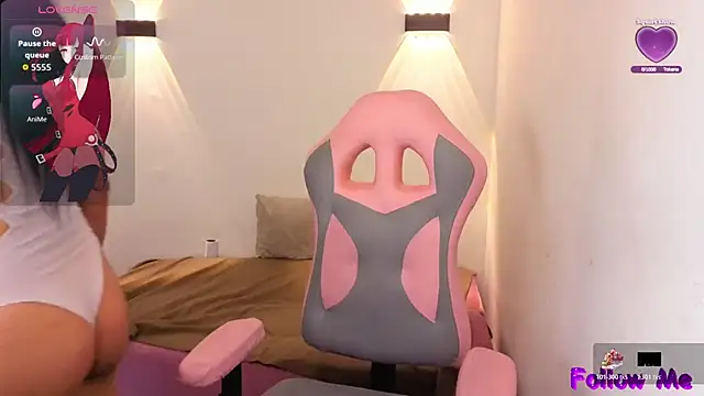 vittorialombardi   online show from 12-18-25, 07:14