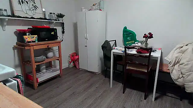 Kittyymaze1 online show from 12-21-25, 12:34