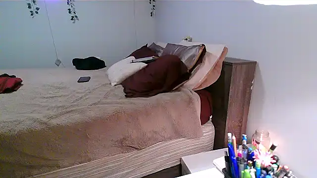 Kittyymaze1 online show from 12-23-25, 02:53