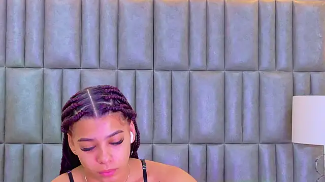 TiaraRosse online show from 06-08-26, 01:22