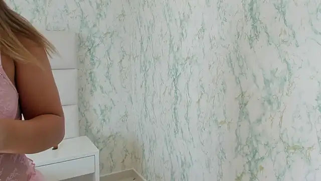 MIA  SAENZ online show from 12-25-24, 02:13