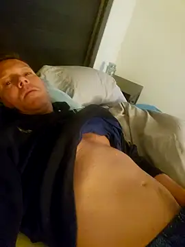 Snapshot of Bigtater1999 chatting on 11-09-25, 02:15 Bigtater1999 online show from 11-09-25, 02:15