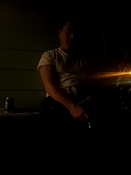 Snapshot of Bigtater1999 chatting on 11-10-25, 02:21 Bigtater1999 online show from 11-10-25, 02:21