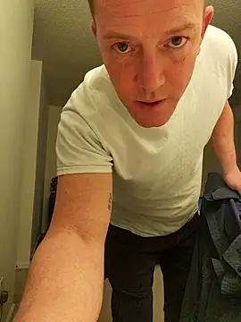 Snapshot of Bigtater1999 chatting on 11-12-25, 12:11 Bigtater1999 online show from 11-12-25, 12:11