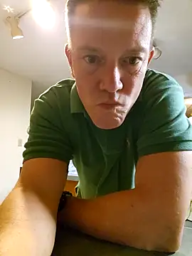 Snapshot of Bigtater1999 chatting on 11-20-25, 10:31 Bigtater1999 online show from 11-20-25, 10:31