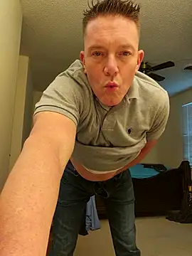 Bigtater1999 online show from 04-19-26, 07:49