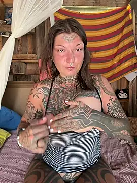 lizzardqueeen online show from 08-02-26, 04:05