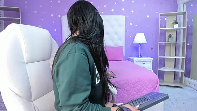 scarlette 15  online show from 11-06-25, 03:18