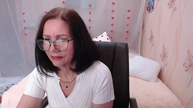 Snapshot of OlgaHottie chatting on 03-13-25, 02:49 OlgaHottie online show from 03-13-25, 02:49