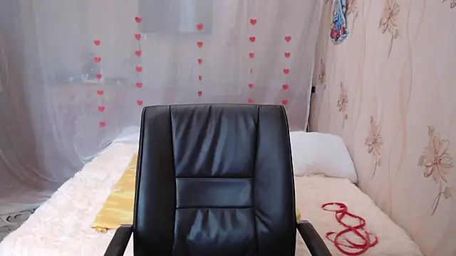 Snapshot of OlgaHottie chatting on 03-20-25, 11:56 OlgaHottie online show from 03-20-25, 11:56