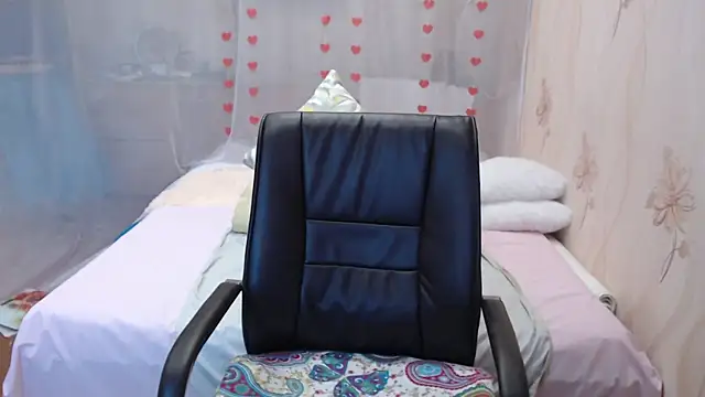 Snapshot of OlgaHottie chatting on 10-08-25, 11:13 OlgaHottie online show from 10-08-25, 11:13