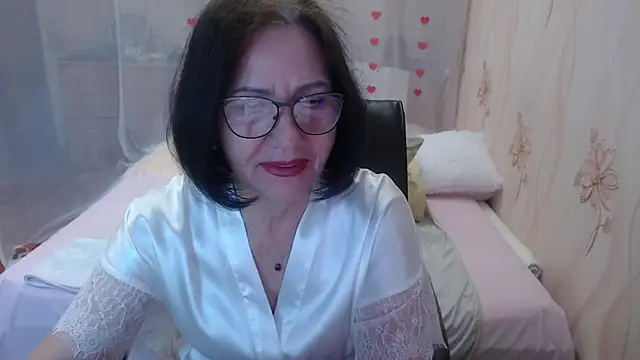 Snapshot of OlgaHottie chatting on 10-11-25, 11:25 OlgaHottie online show from 10-11-25, 11:25