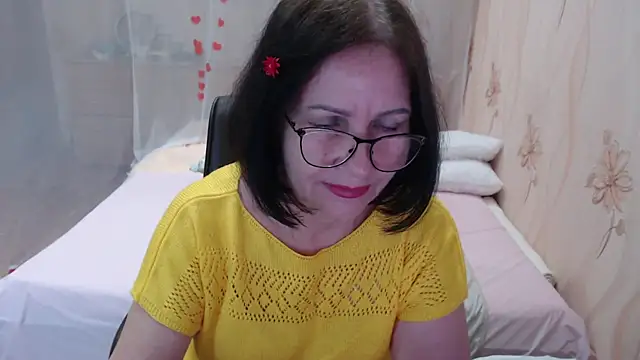 Snapshot of OlgaHottie chatting on 10-12-25, 11:15 OlgaHottie online show from 10-12-25, 11:15