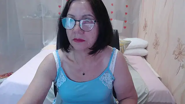 Snapshot of OlgaHottie chatting on 10-14-25, 11:16 OlgaHottie online show from 10-14-25, 11:16