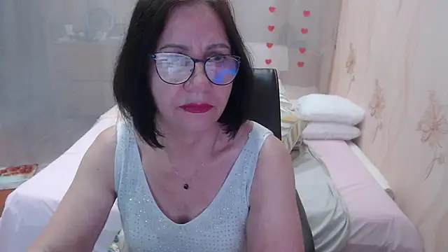 Snapshot of OlgaHottie chatting on 10-15-25, 11:16 OlgaHottie online show from 10-15-25, 11:16