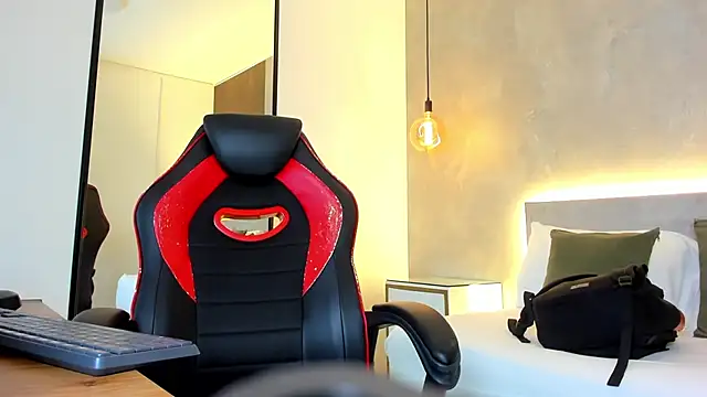 Snapshot of alma_fenix chatting on 11-28-25, 12:41 alma fenix online show from 11-28-25, 12:41