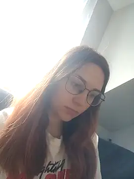 Snapshot of Klaudina chatting on 09-11-25, 09:20 Klaudina online show from 09-11-25, 09:20