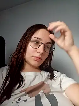 Snapshot of Klaudina chatting on 09-16-25, 04:41 Klaudina online show from 09-16-25, 04:41