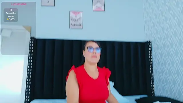 hotlatinateacher online show from 04-23-26, 06:32