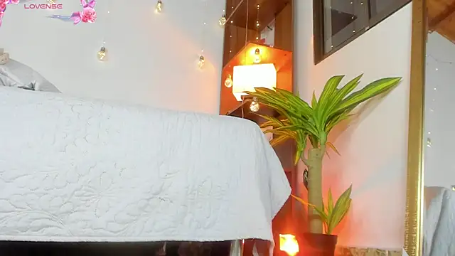 Snapshot of angelinepossy chatting on 02-22-25, 02:28 angelinepossy online show from 02-22-25, 02:28