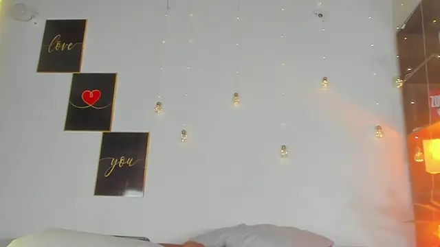 Snapshot of angelinepossy chatting on 03-23-25, 02:48 angelinepossy online show from 03-23-25, 02:48