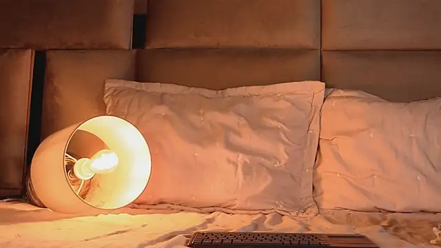 angelinepossy online show from 11-03-25, 06:09