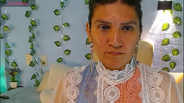 Snapshot of venus_swet_ chatting on 10-19-25, 01:17 venus swet  online show from 10-19-25, 01:17