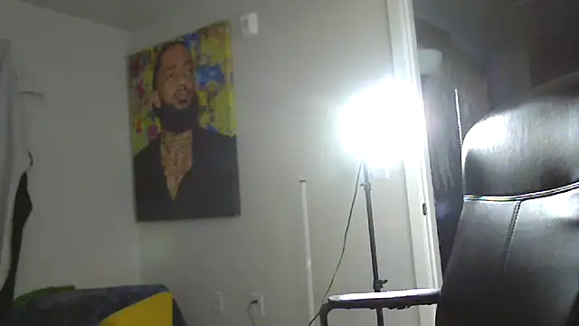 Snapshot of MzKarminXoXo chatting on 10-27-25, 01:15 MzKarminXoXo online show from 10-27-25, 01:15